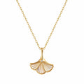 Collana Foglia Dorata con Zirconia e Madreperla