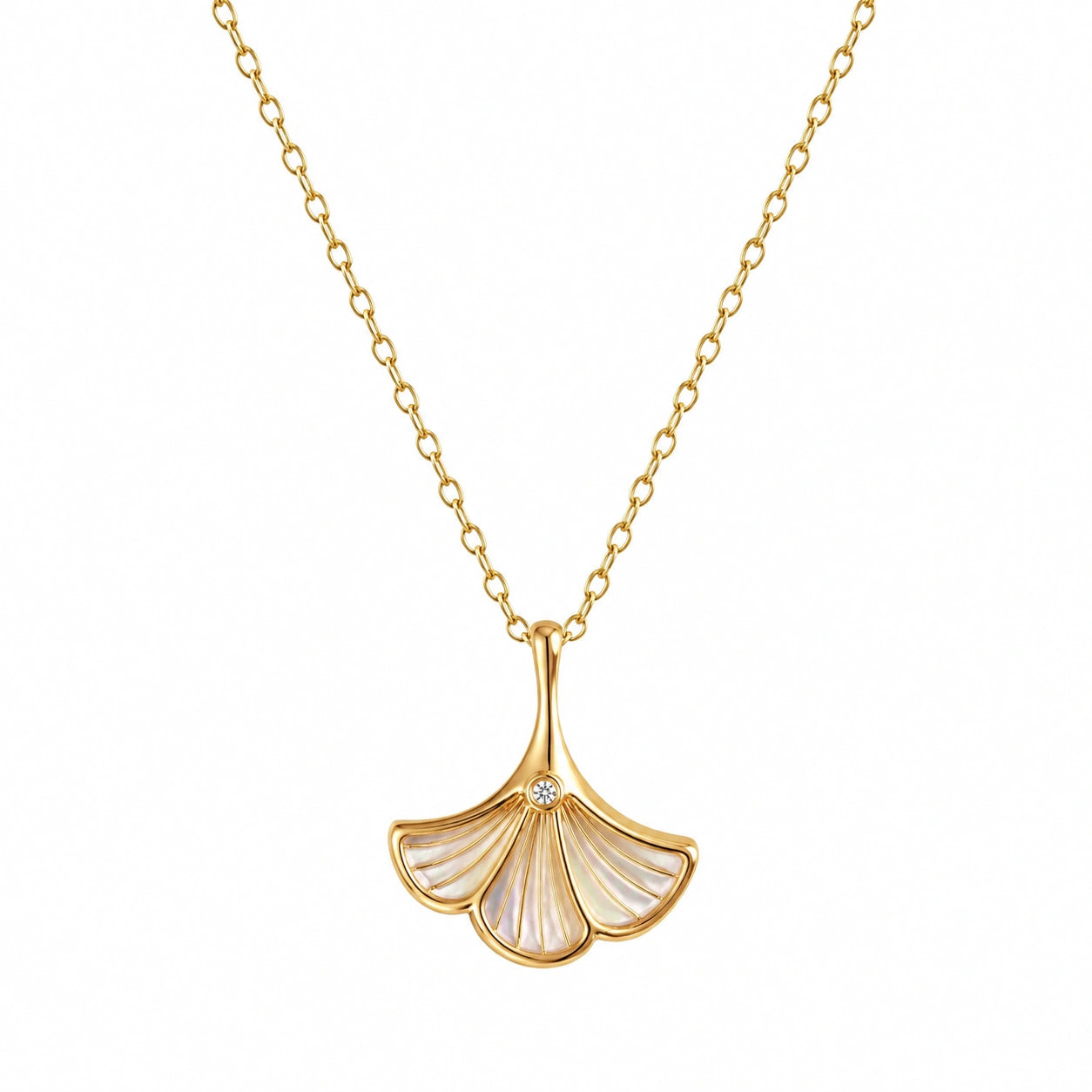 Collana Foglia Dorata con Zirconia e Madreperla